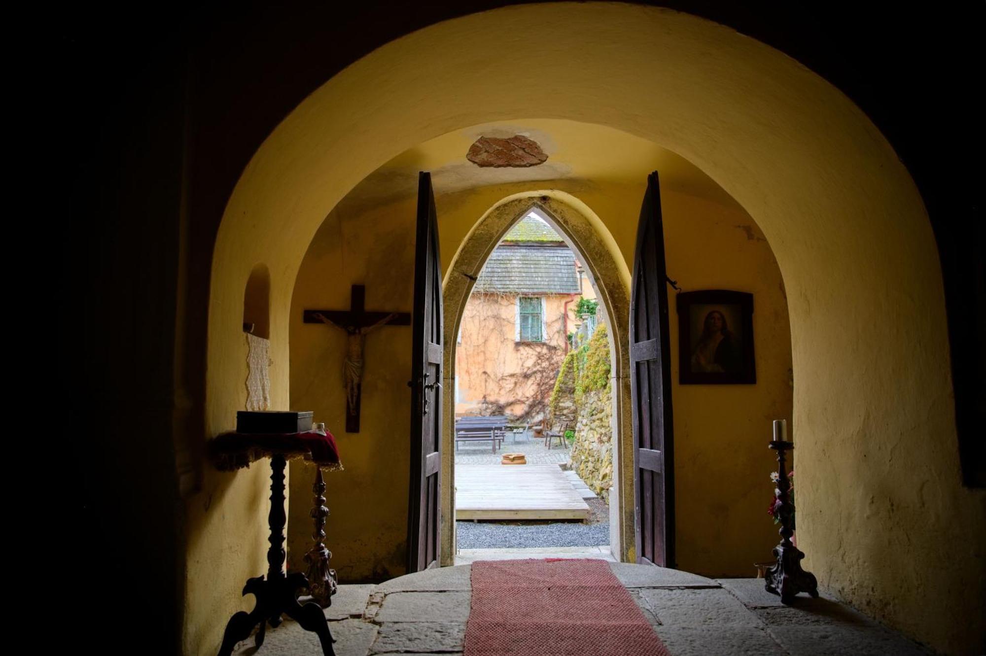 Zamek Usobi Apartment Bagian luar foto