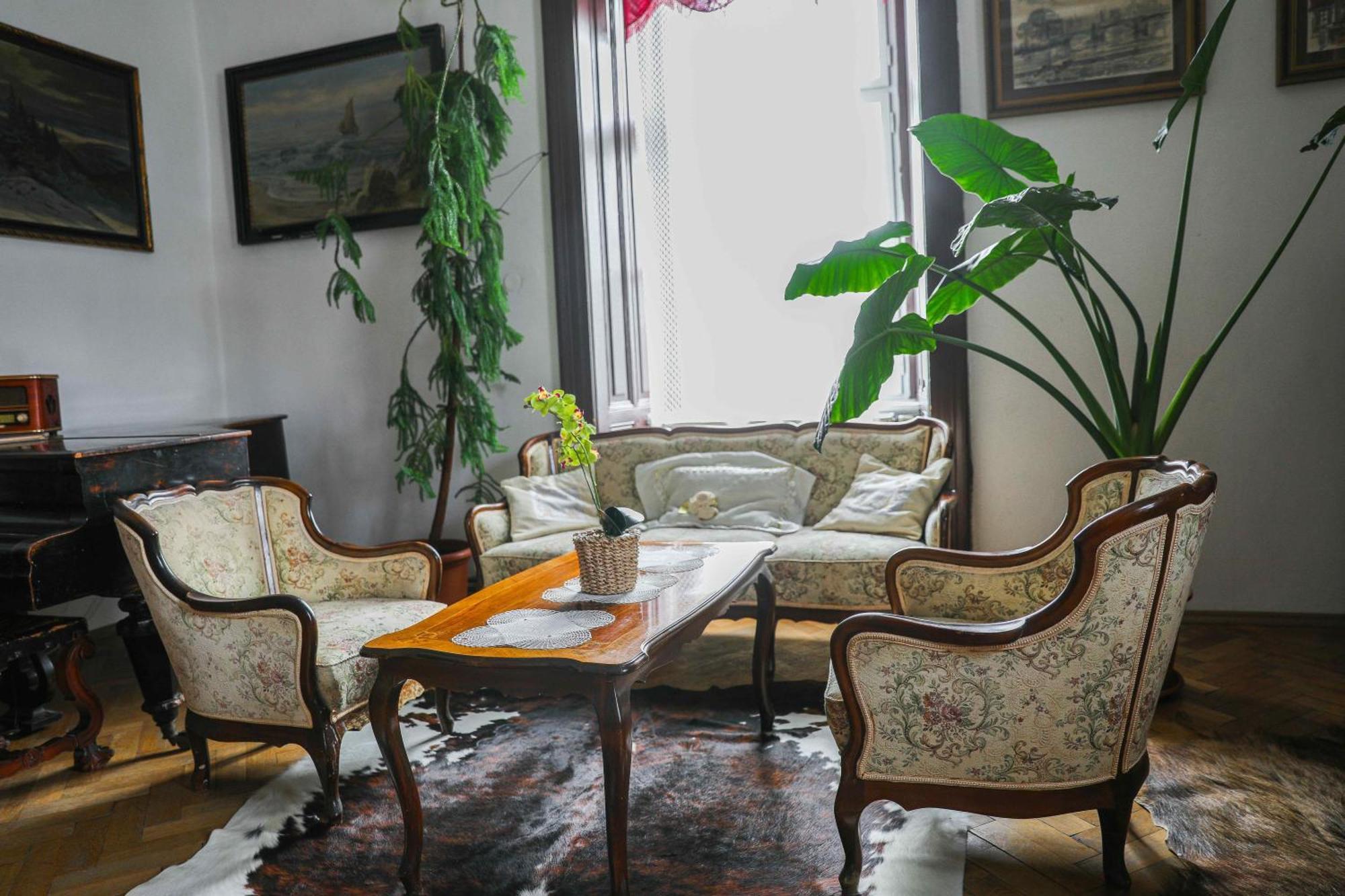 Zamek Usobi Apartment Bagian luar foto