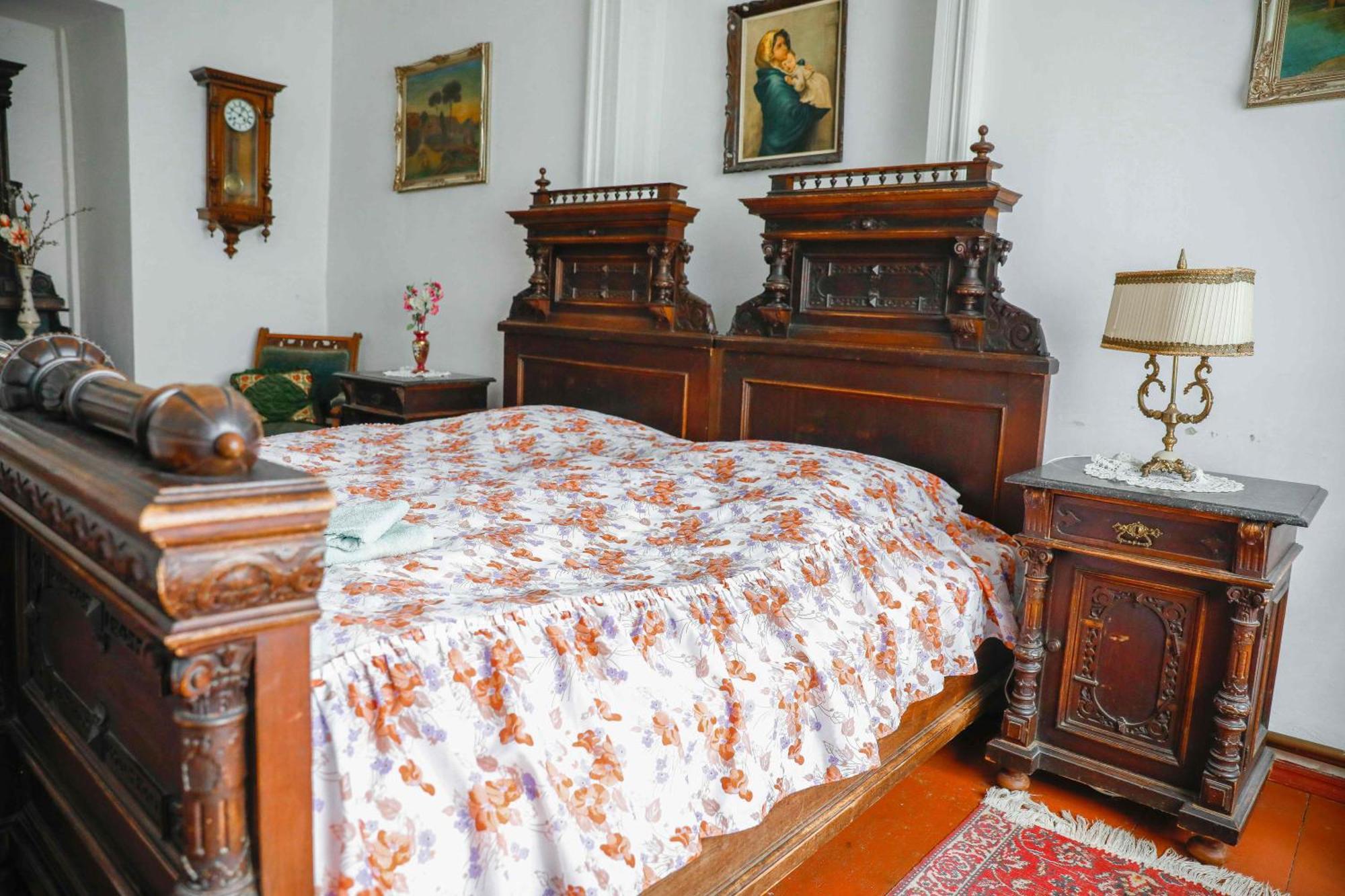 Zamek Usobi Apartment Bagian luar foto
