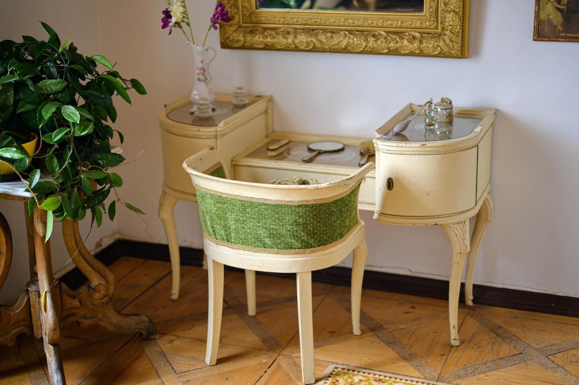 Zamek Usobi Apartment Bagian luar foto